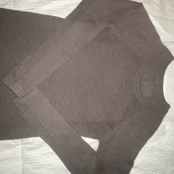 Lululemon long sleeve - mocha color - worn once - Picture 2 of 4